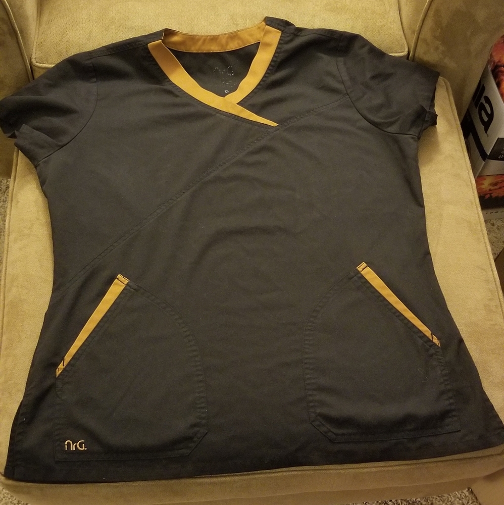 Barcode NRG Scrub Top